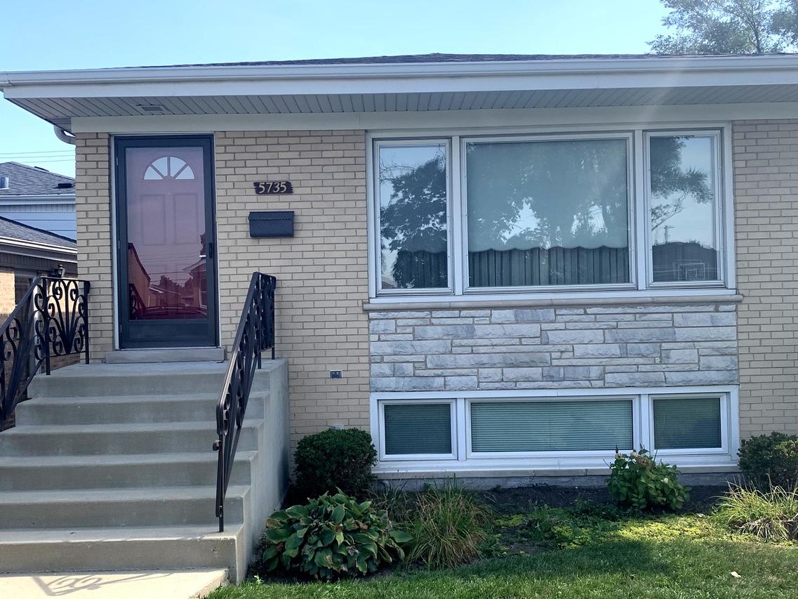 5735 N Oketo St., Chicago, IL 60631