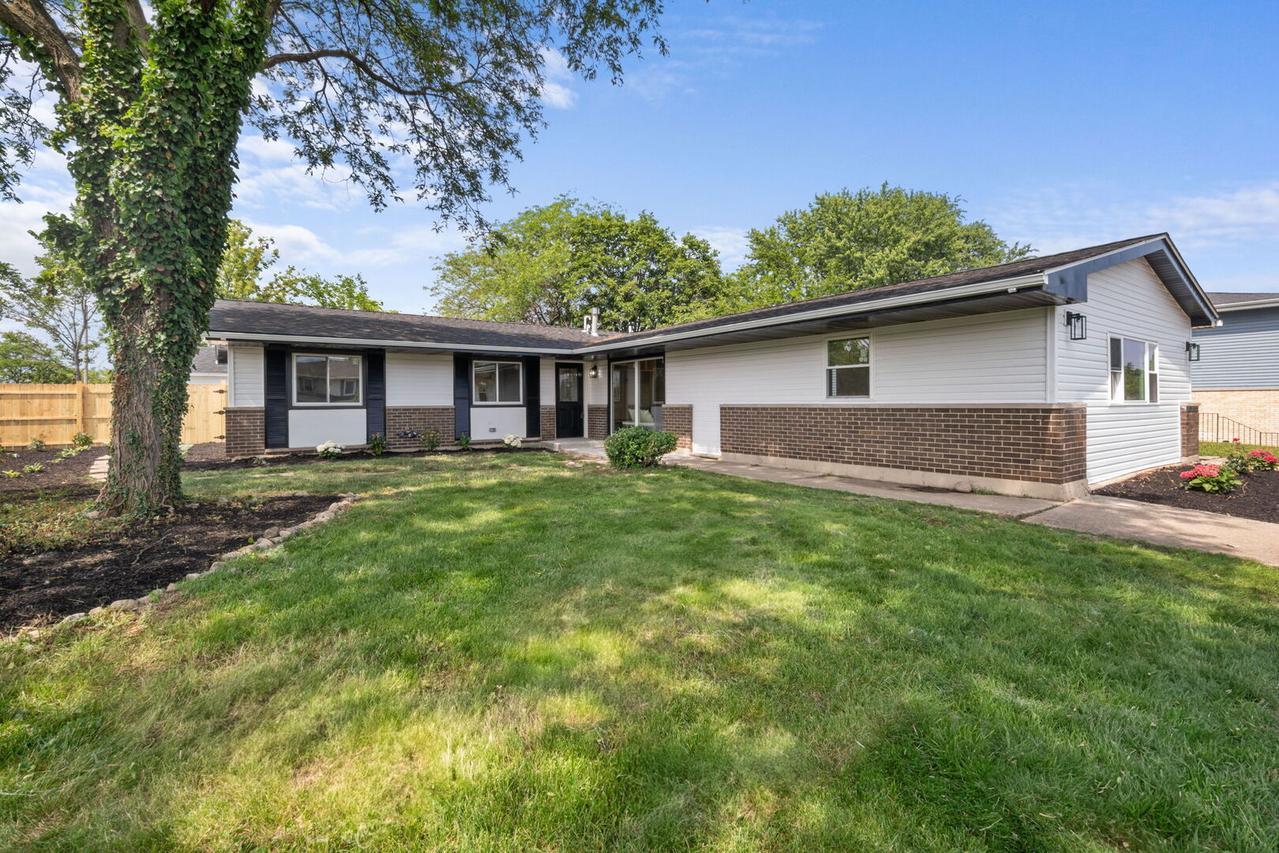 450 Manor Hill Ln., Lombard, IL 60148