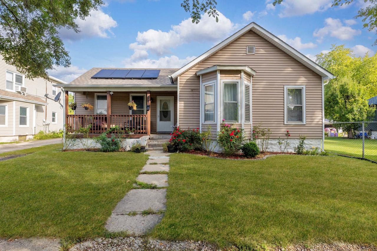 557 Columbia St., Joliet, IL 60432