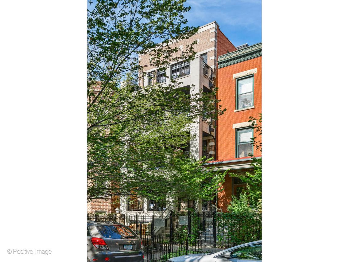 862 W Roscoe St. #1, Chicago, IL 60657
