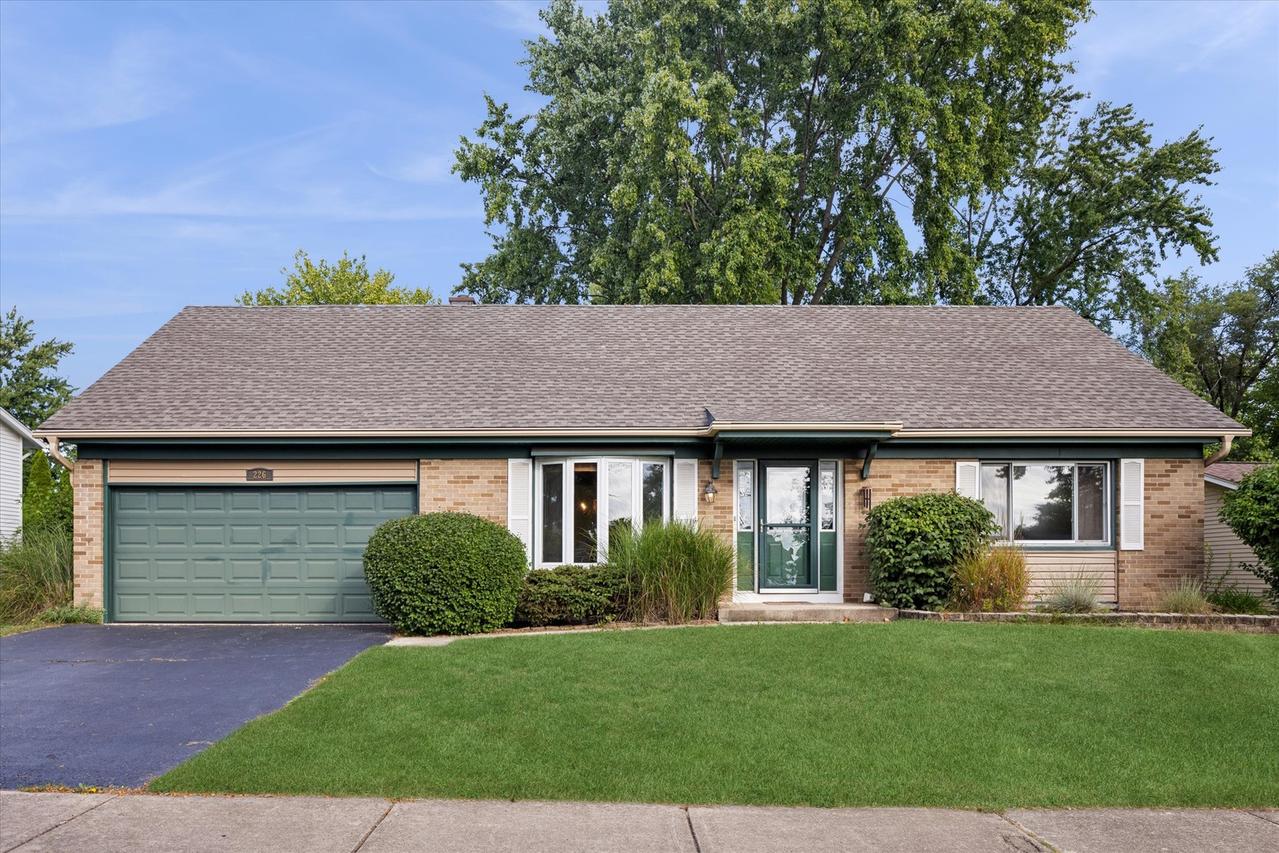 226 Hampshire Ln., Bolingbrook, IL 60440