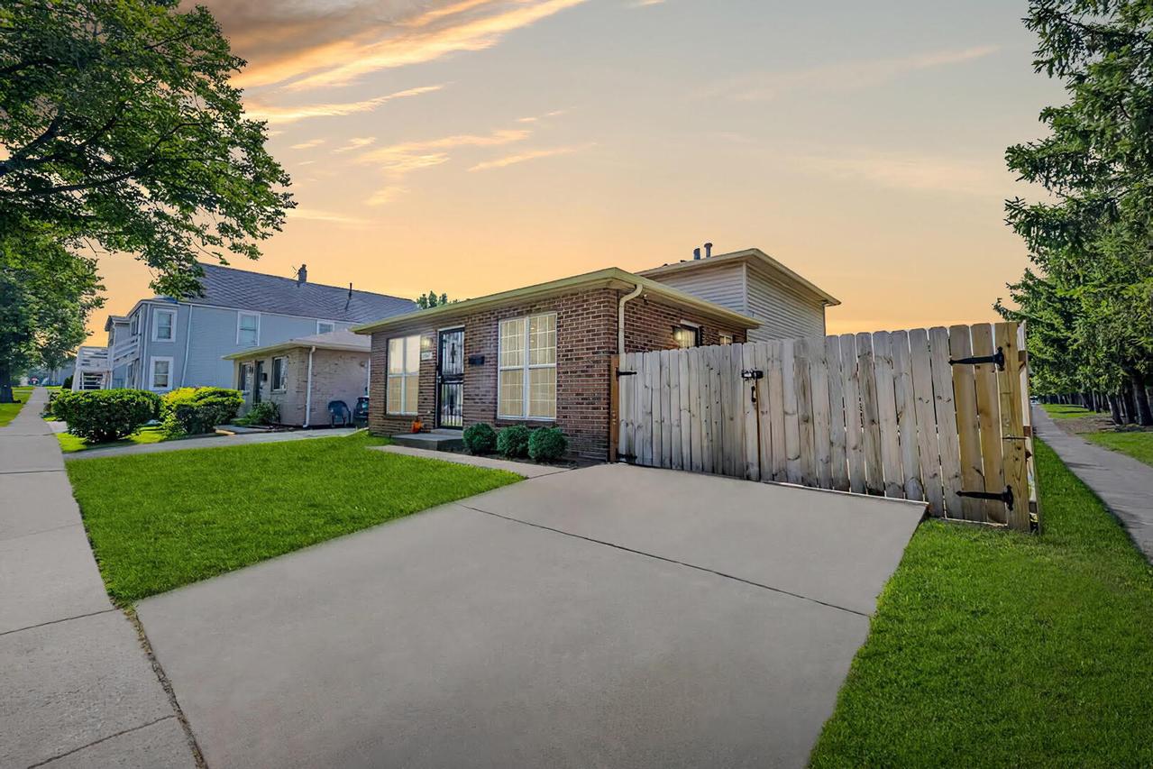 7747 W 62nd St., Summit, IL 60501
