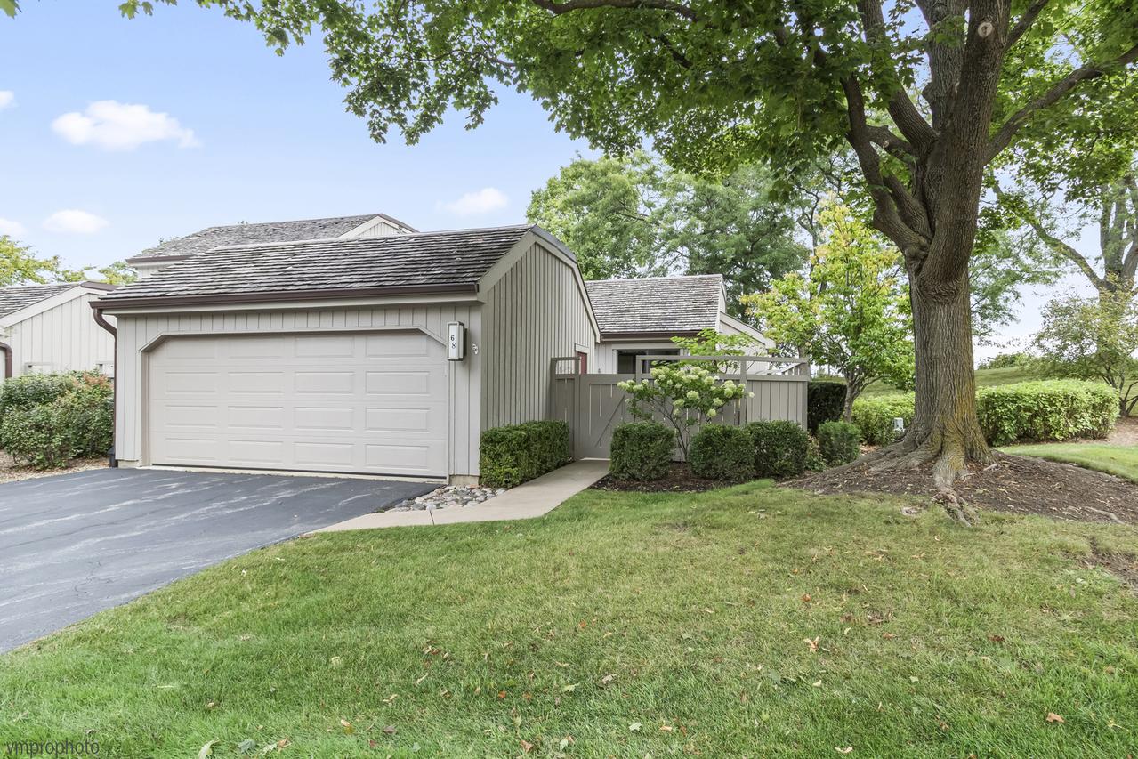 68 Thornhill Ln., Lake Barrington, IL 60010