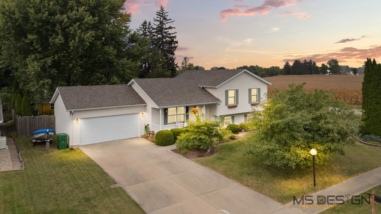 101 Forest Dr., Kirkland, IL 60146