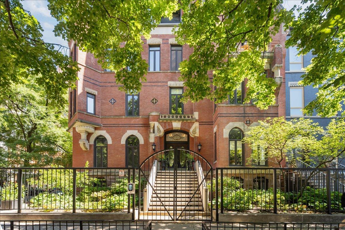 [Address Hidden by Seller], Chicago, IL 60610