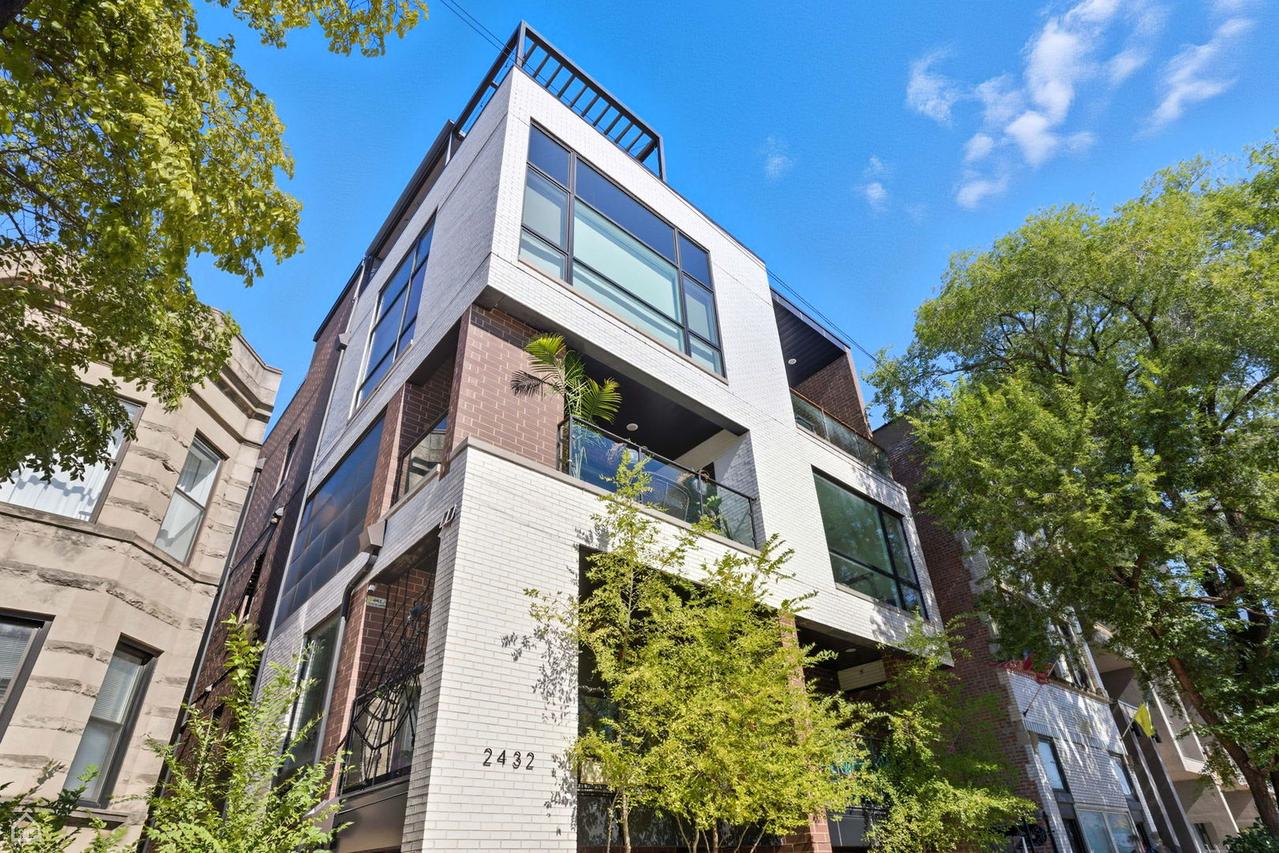 2432 W Chicago Ave. #1N, Chicago, IL 60622