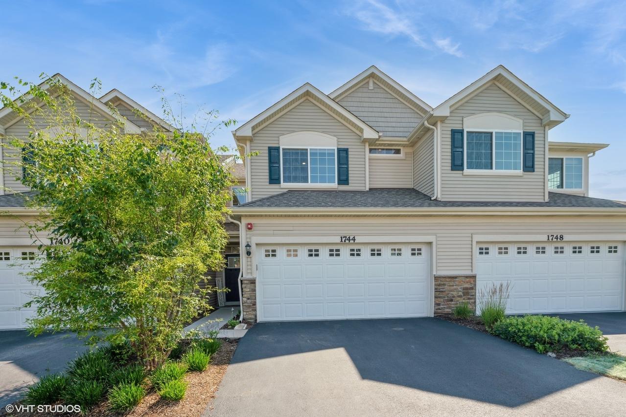 1744 Carlstedt Dr., Batavia, IL 60510