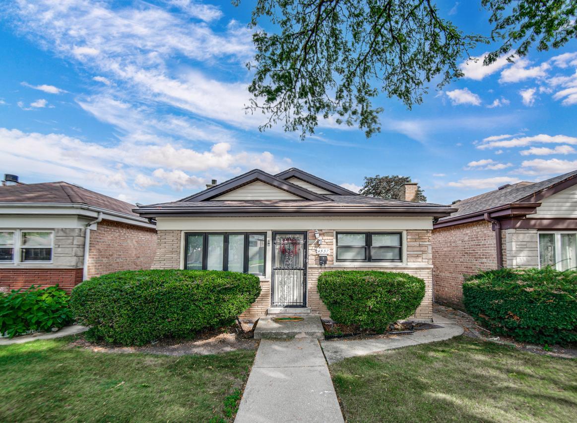 4537 Warsaw Ave., Lyons, IL 60534