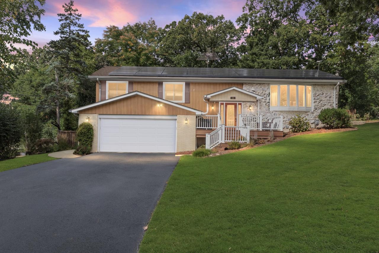 512 N Forest Dr., Addison, IL 60101