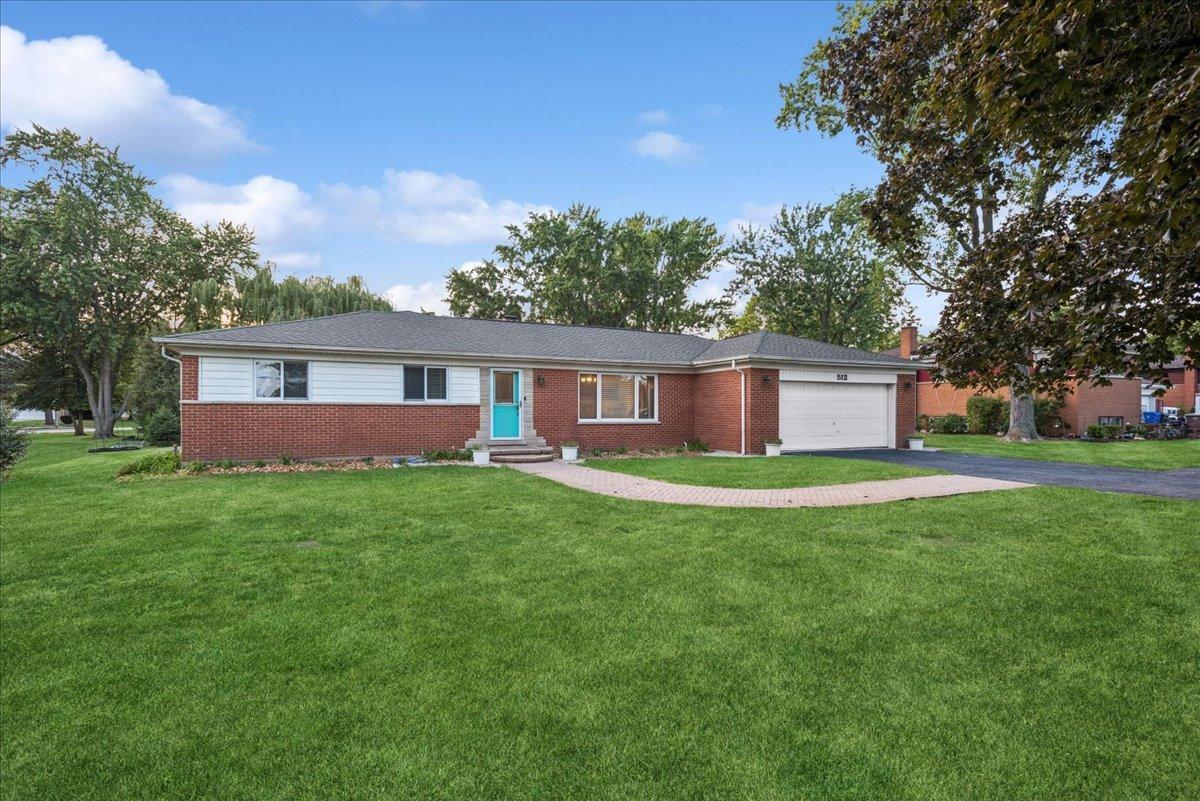 512 S Busse Rd., Mount Prospect, IL 60056