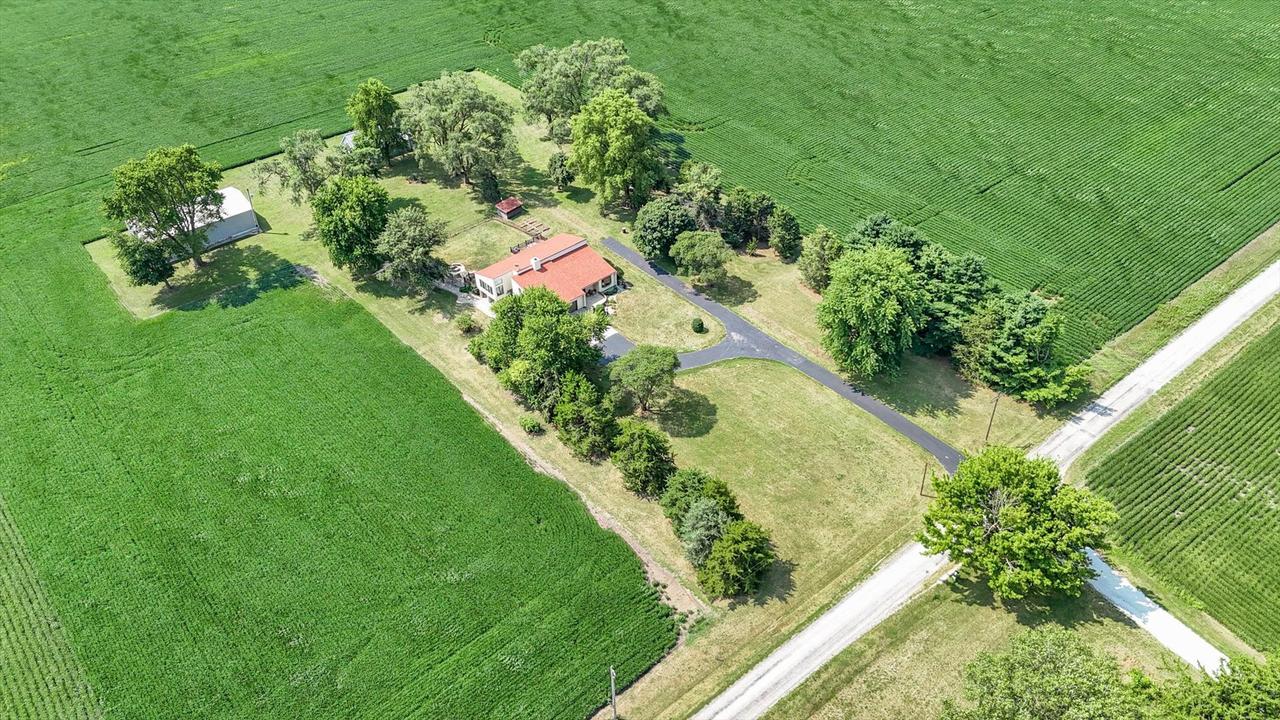 445 County Road 900 N, Ivesdale, IL 61851