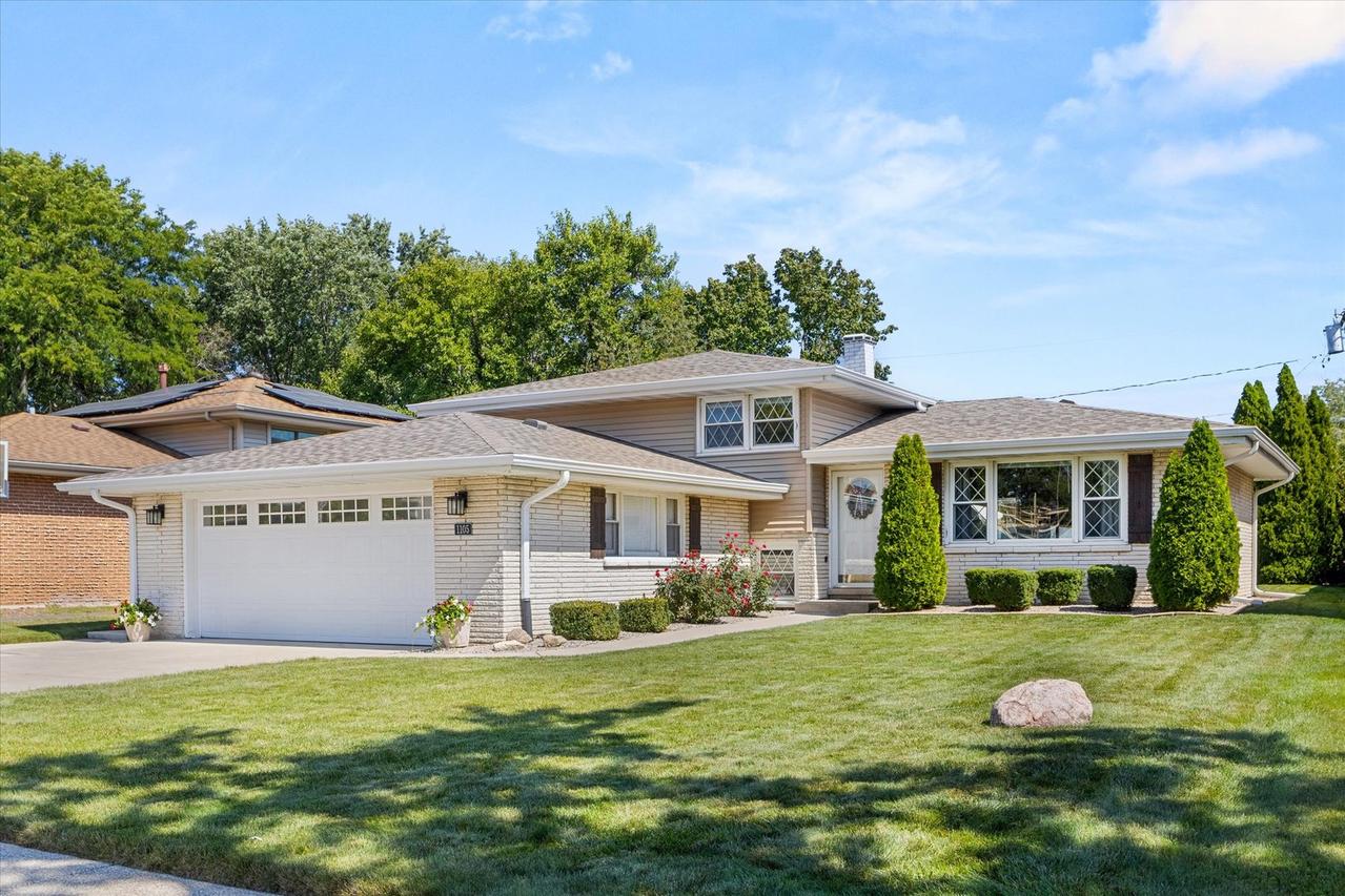 1105 Walter St., Lemont, IL 60439
