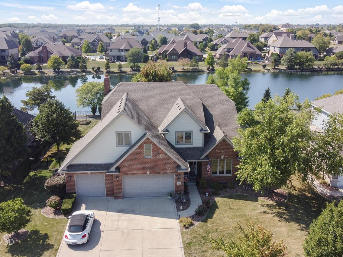 2067 Edgeview Dr., New Lenox, IL 60451
