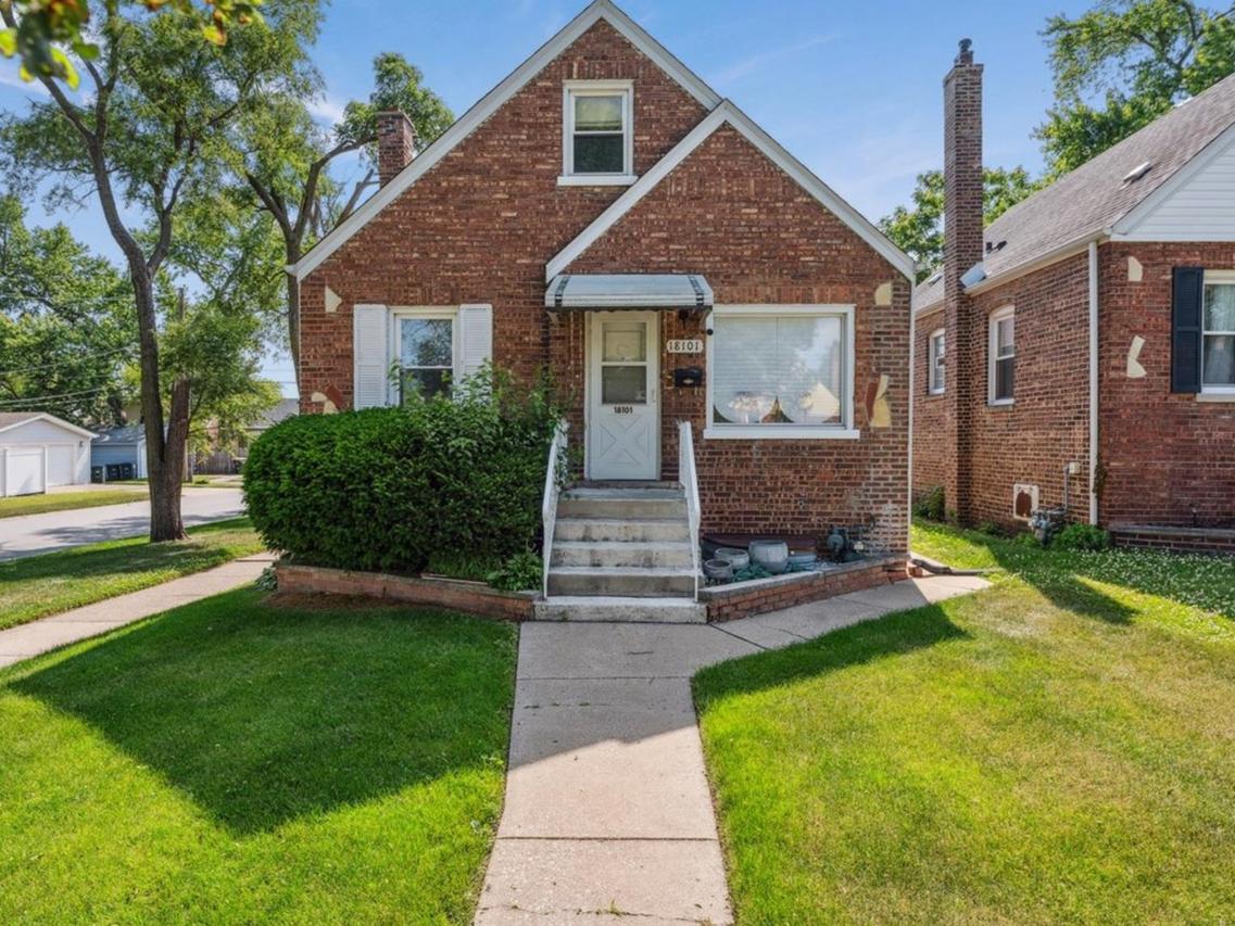 18101 Wildwood Ave., Lansing, IL 60438