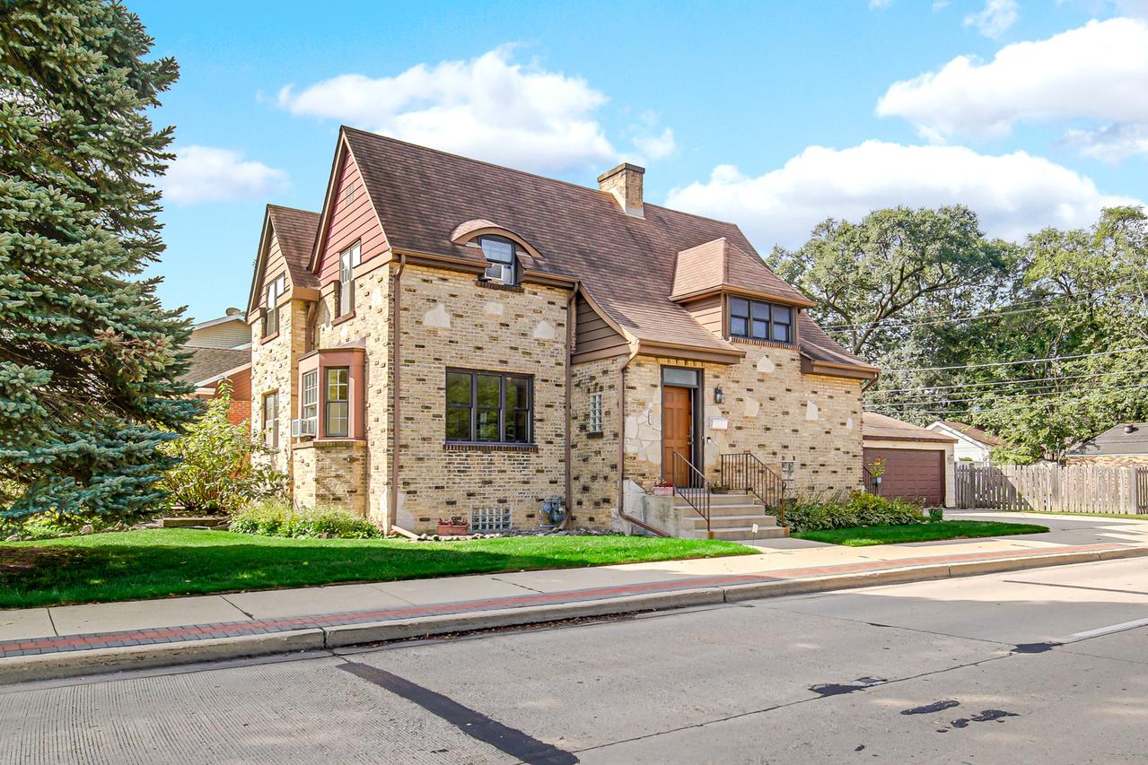 400 S Wille St., Mount Prospect, IL 60056