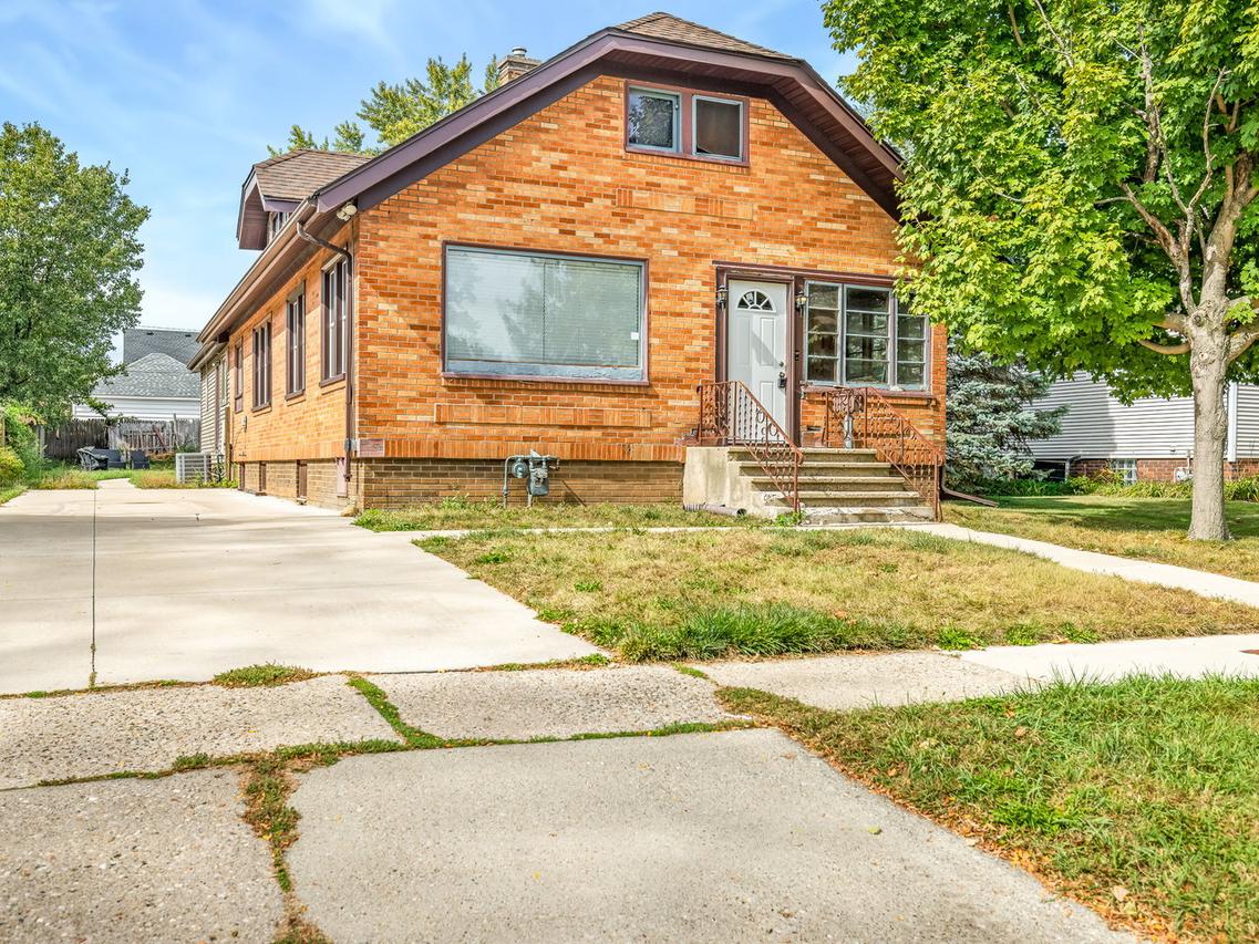 422 N Rockford Ave., Rockford, IL 61107