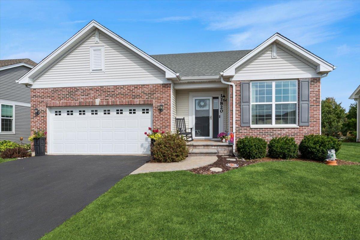 11820 Zenk Ct., Huntley, IL 60142