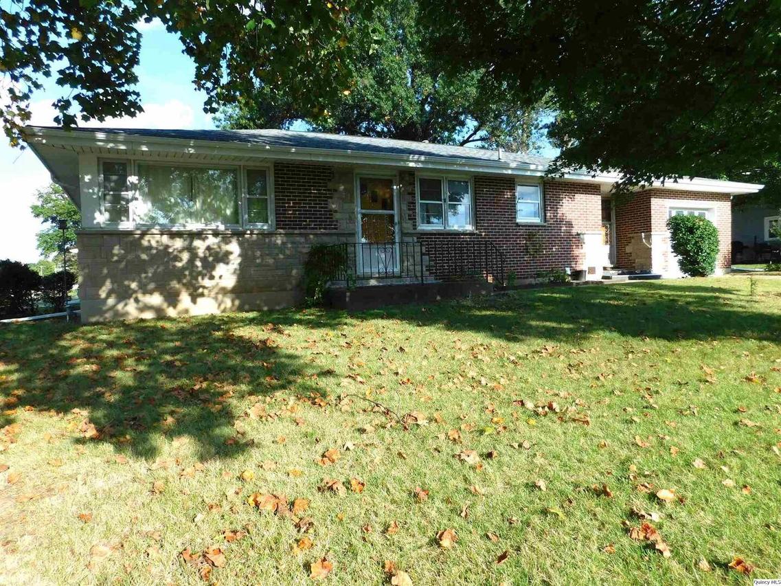 710 Sherwood Dr., Quincy, IL 62305