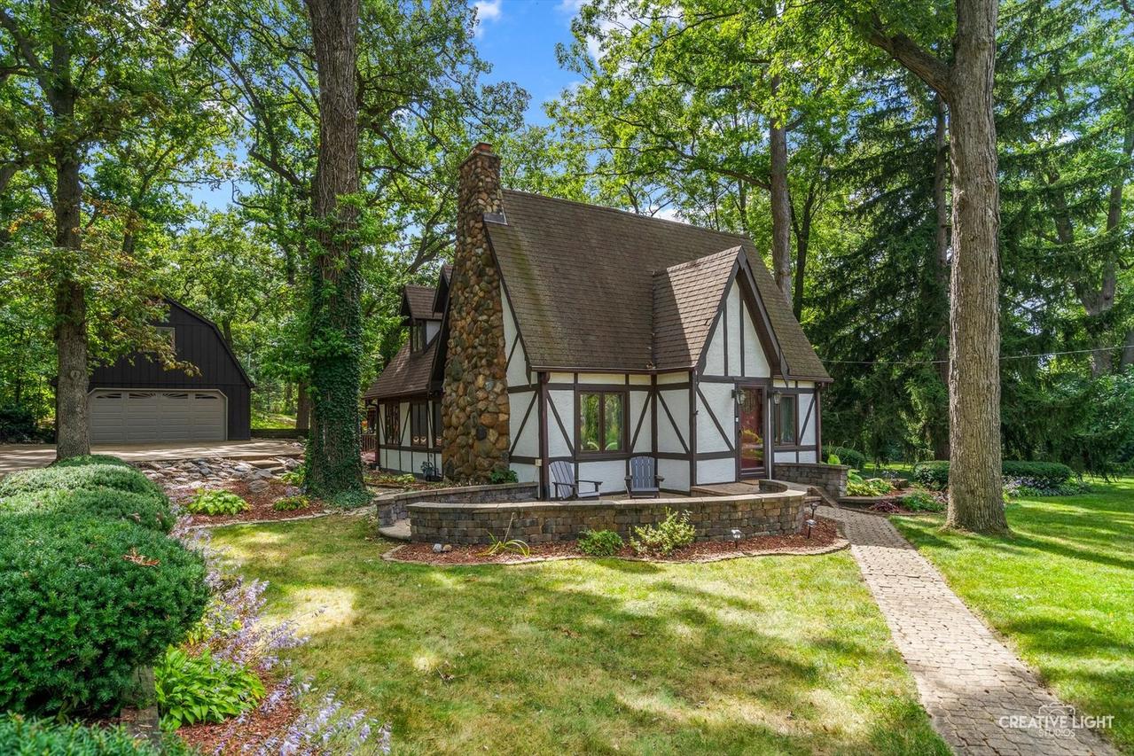 7909 W 120th St., Palos Park, IL 60464