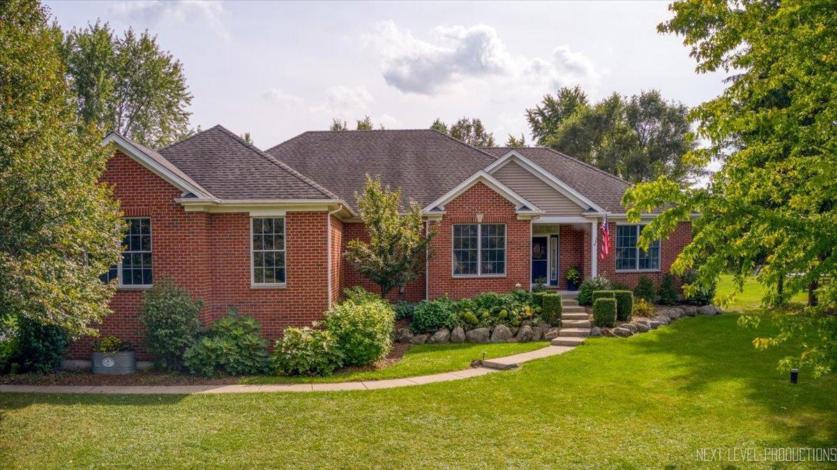 42W565 Hummingbird St., Hampshire, IL 60140