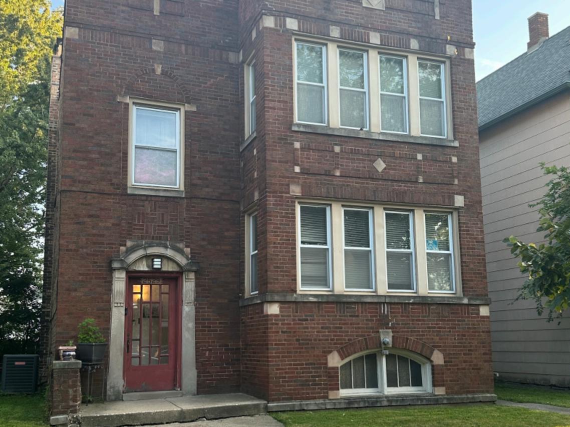 2529 Collins St., Blue Island, IL 60406
