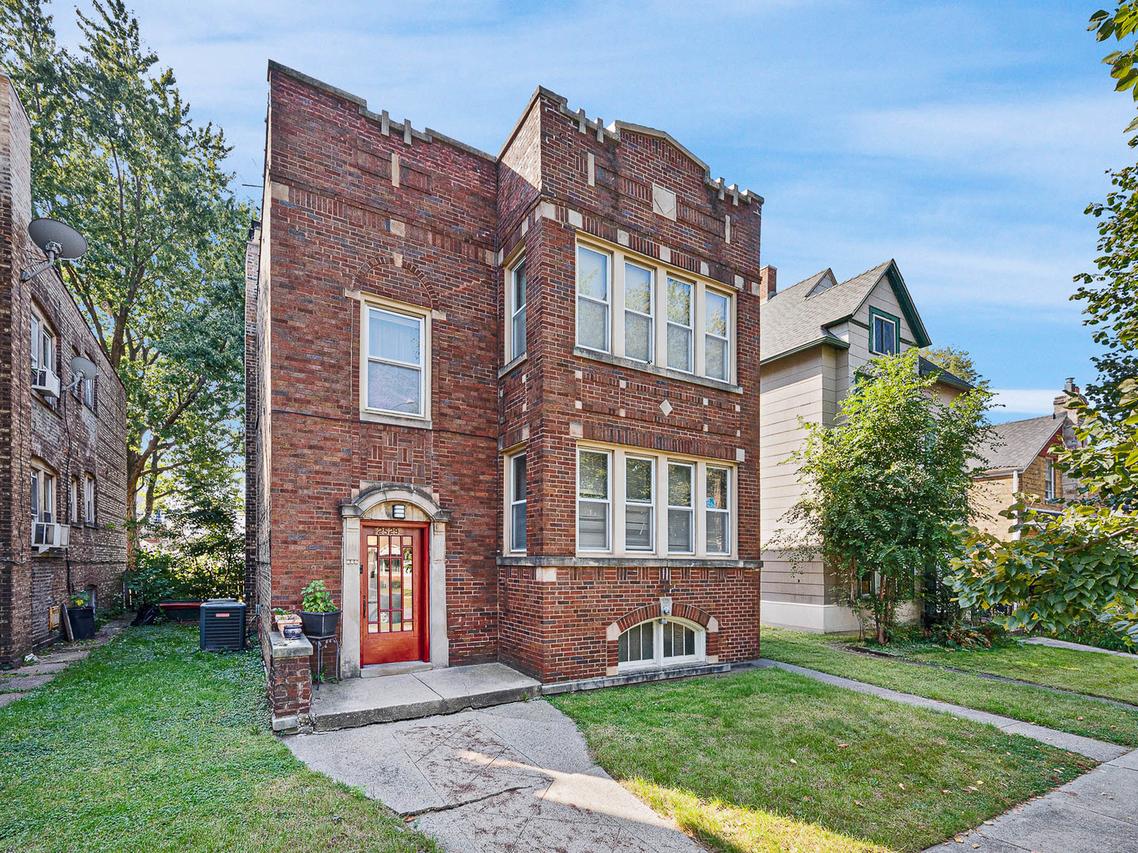 2529 Collins St., Blue Island, IL 60406