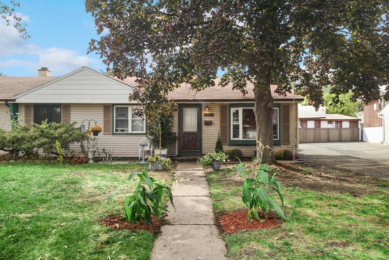 8772 S Kolmar Ave., Hometown, IL 60456