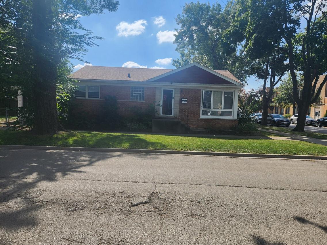 7240 W 13th St., Forest Park, IL 60130