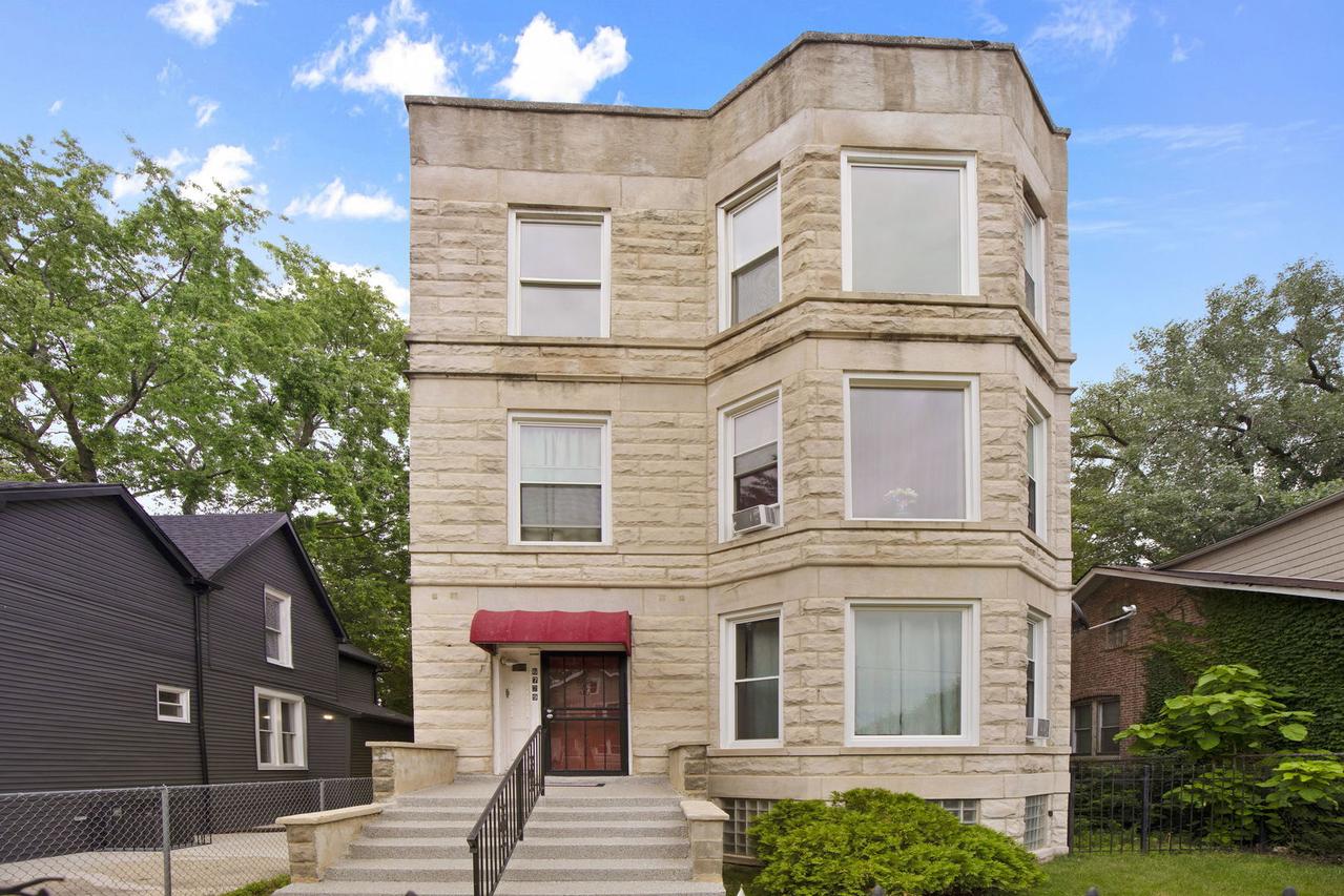 6729 S Saint Lawrence Ave., Chicago, IL 60637