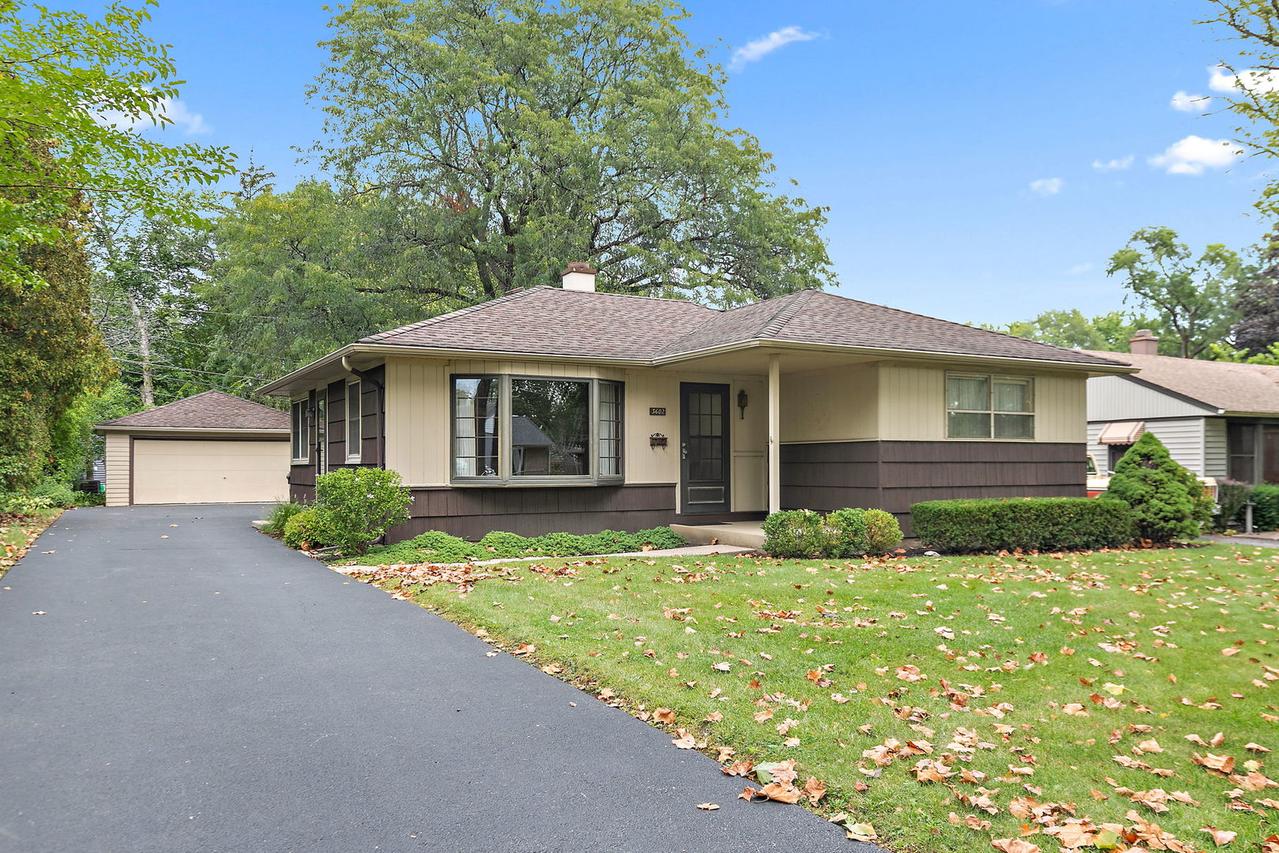 3602 Falcon Ct., Rolling Meadows, IL 60008