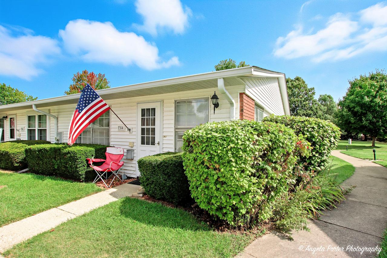 7314 Chevy Chase Ct., Fox Lake, IL 60020