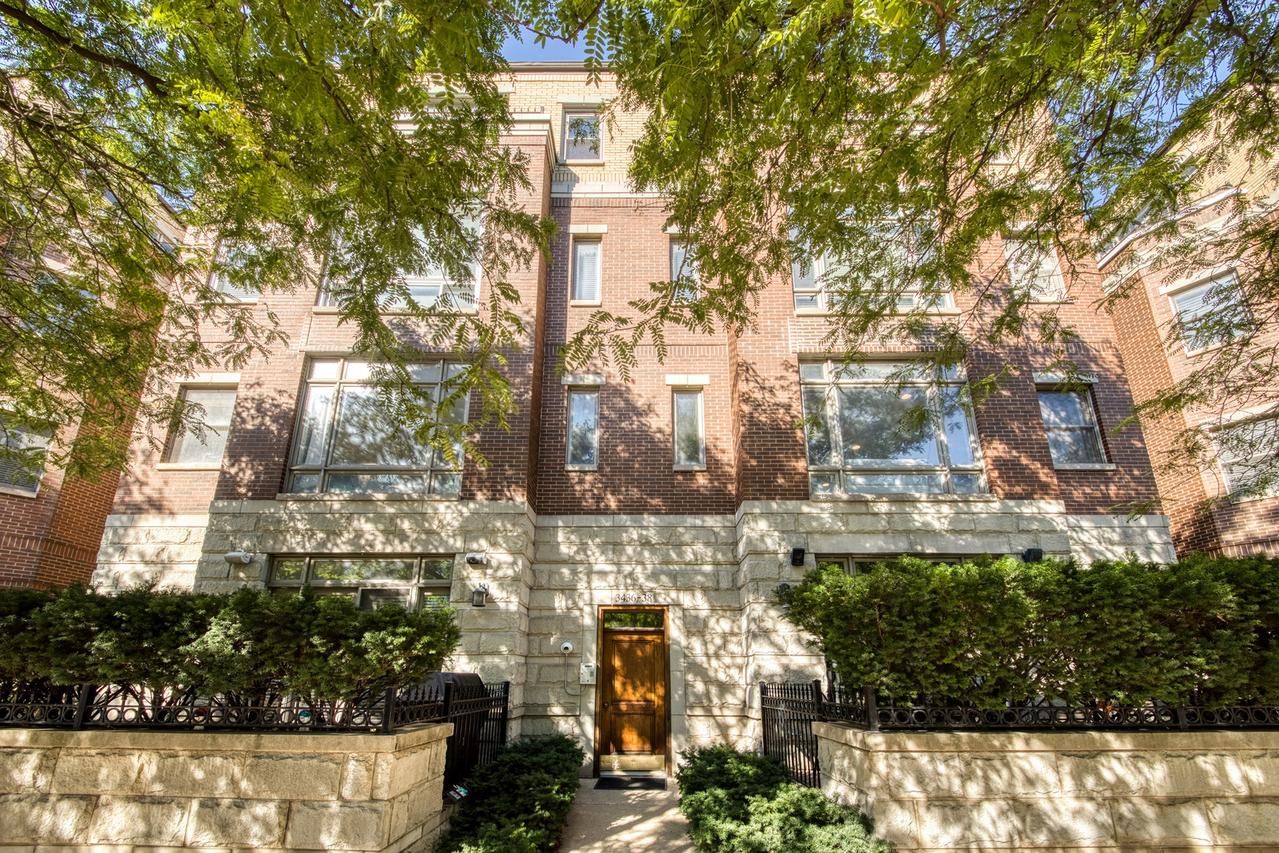 3438 N Ashland Ave. #2N, Chicago, IL 60657