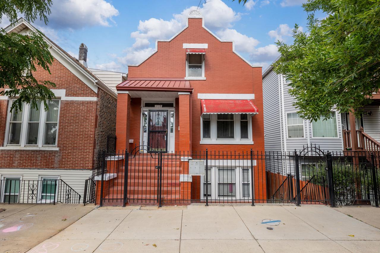 2328 W 19th St., Chicago, IL 60608