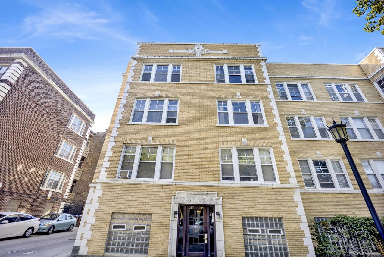 217 Chicago Ave. #3, Oak Park, IL 60302