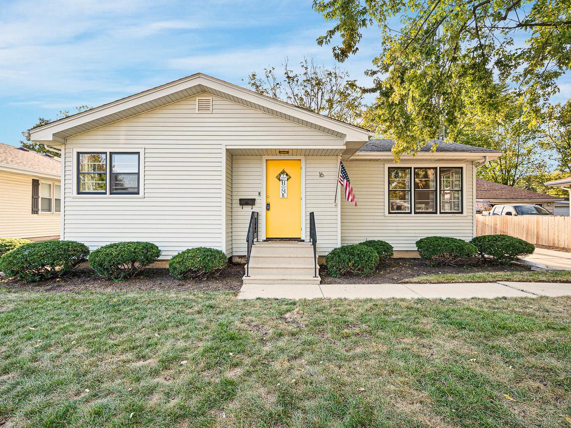 16 S Grace St., North Aurora, IL 60542