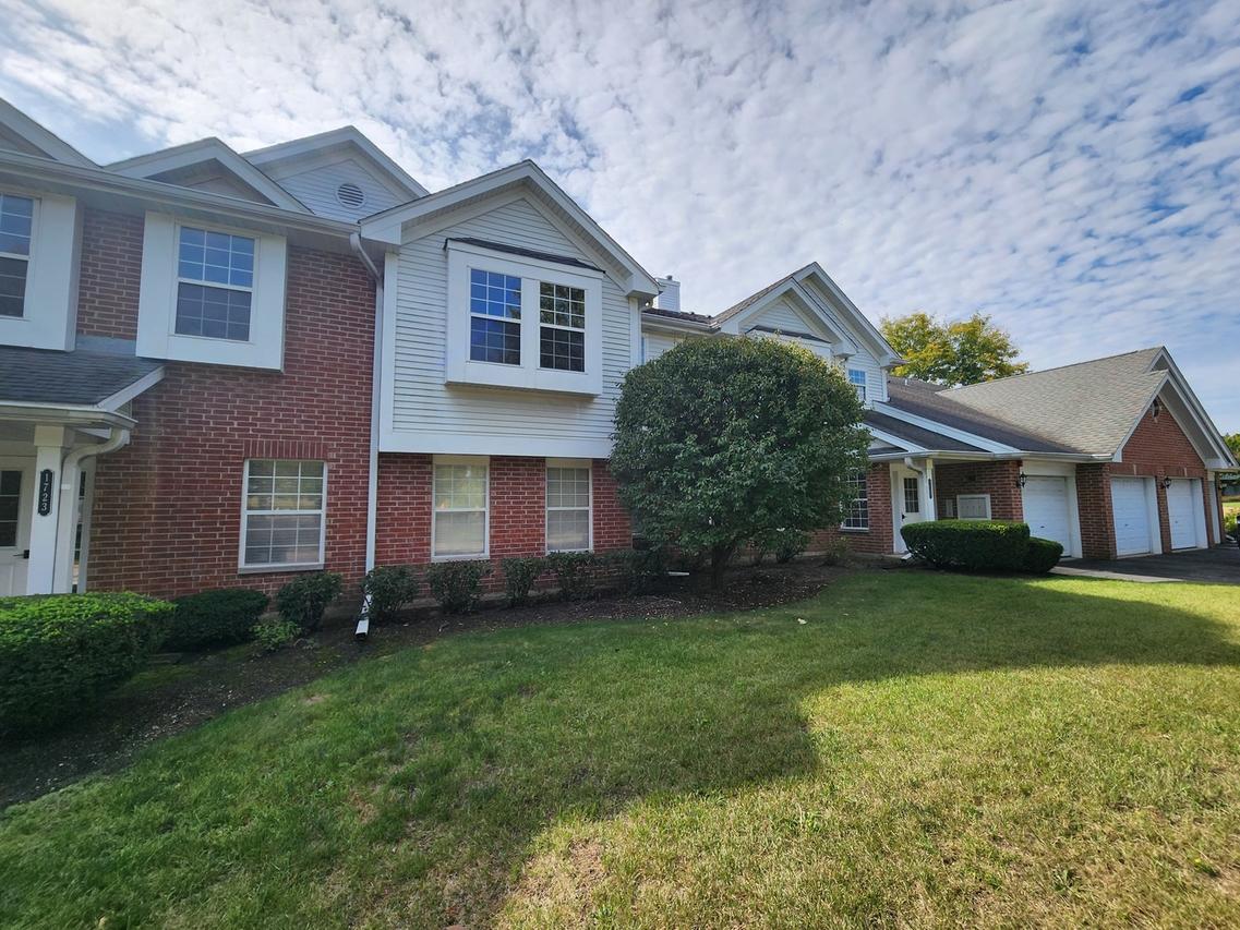1727 W Hawkes St. #8, Arlington Heights, IL 60004