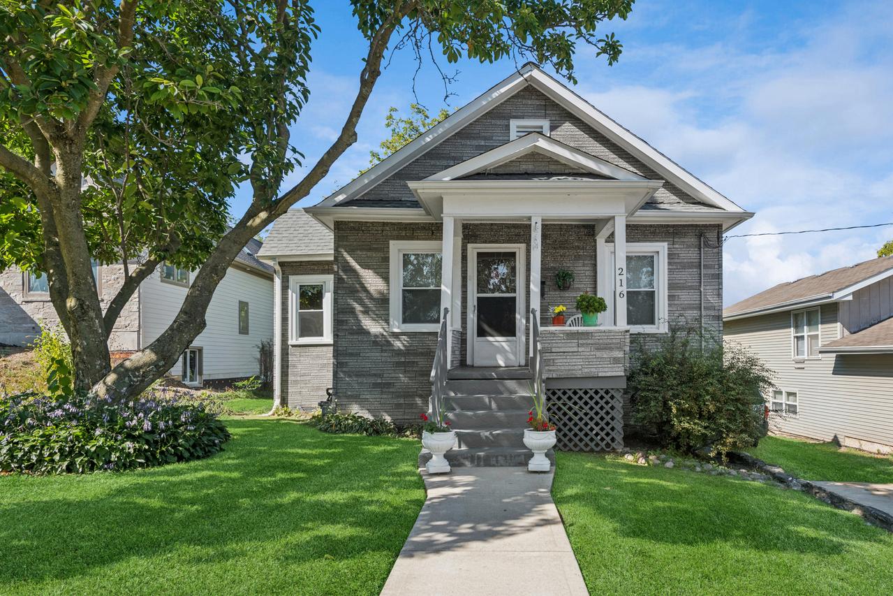 216 N Blanchard St., Wheaton, IL 60187