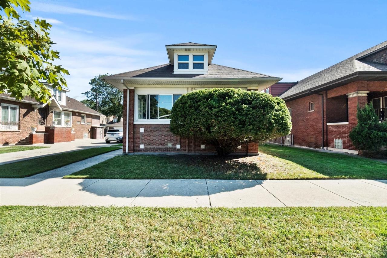 7937 S Luella Ave., Chicago, IL 60617