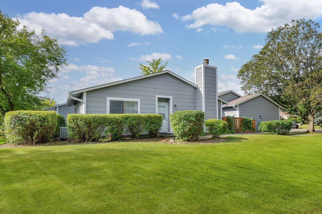 6851 Larkspur Ct., Woodridge, IL 60517
