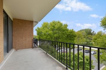 15 Bar Harbour Rd. #4F, Schaumburg, IL 60193