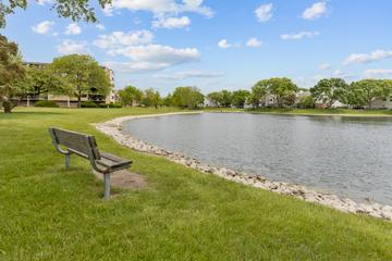 15 Bar Harbour Rd. #4F, Schaumburg, IL 60193