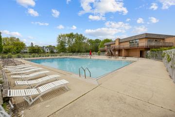 15 Bar Harbour Rd. #4F, Schaumburg, IL 60193