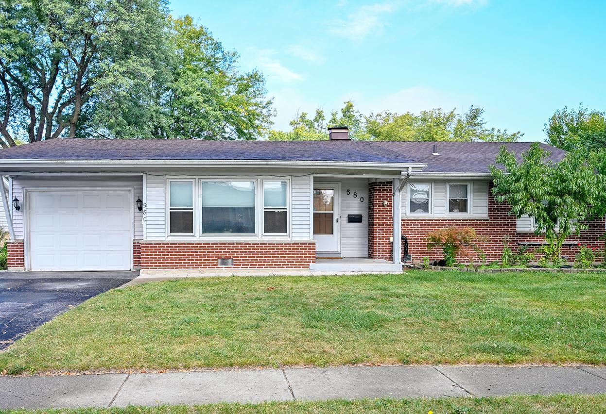 580 Walnut Ln., Elk Grove Village, IL 60007