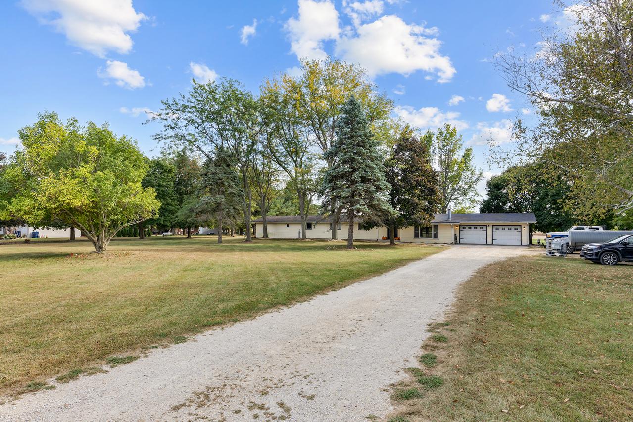 6610 Cherry Valley Rd., Kingston, IL 60145