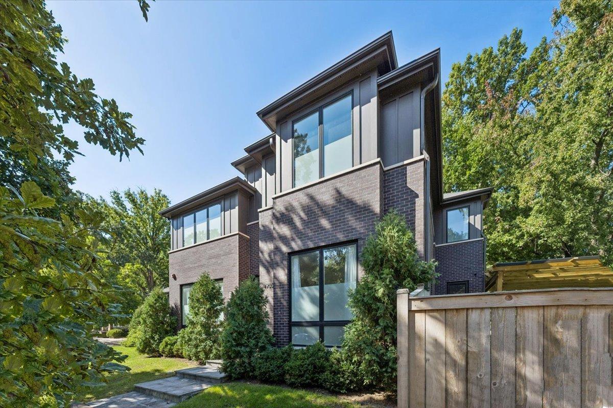 4900 Morse Ave., Skokie, IL 60077