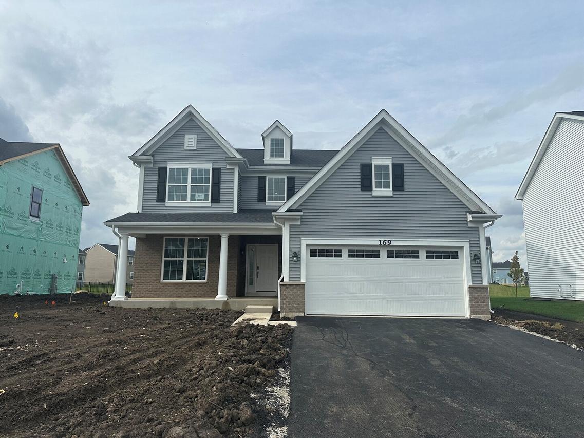 169 Piper Glen Ave., Oswego, IL 60543