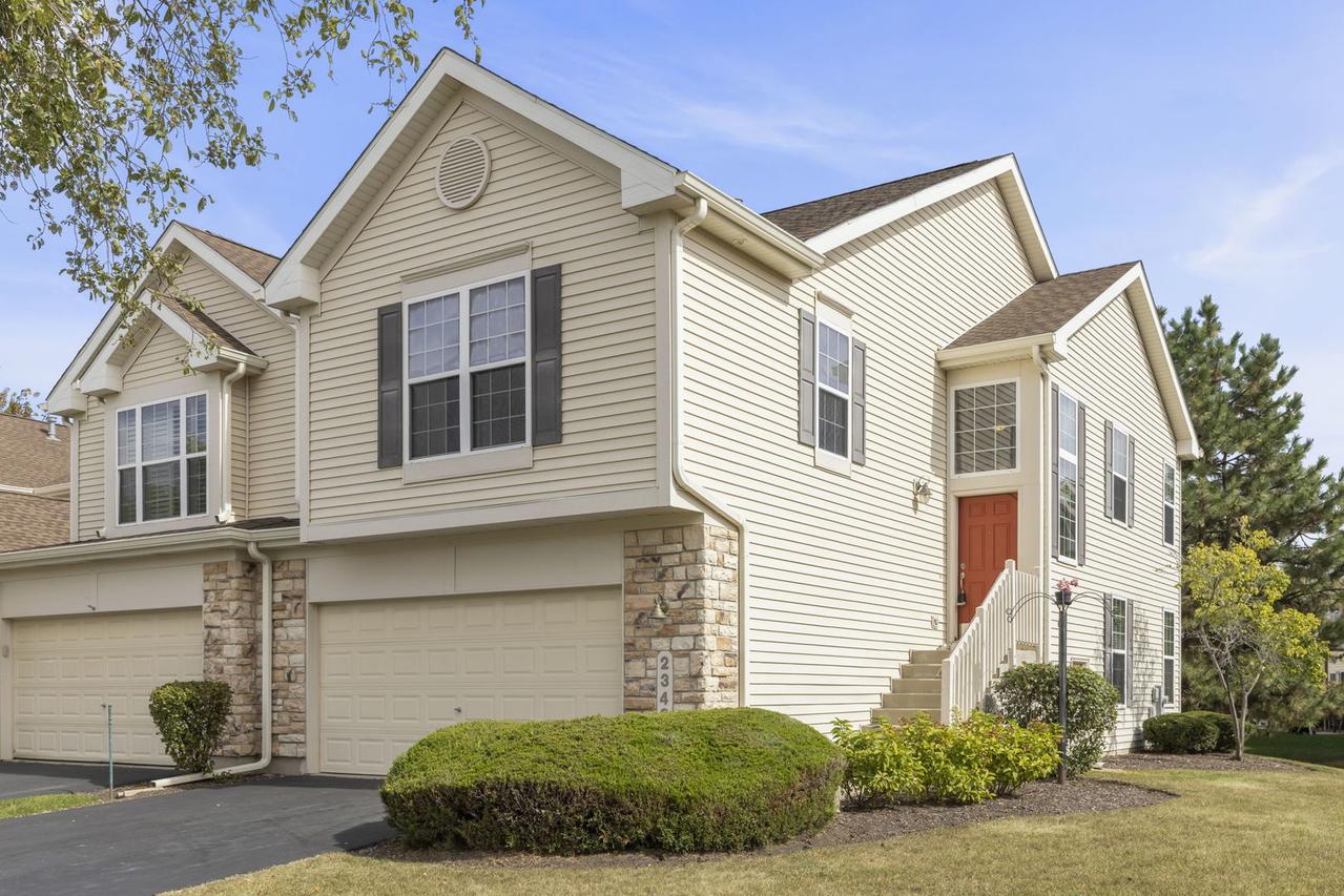 2348 Georgetown Ct., Aurora, IL 60503