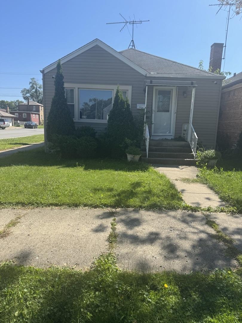12401 S Carpenter St., Calumet Park, IL 60827