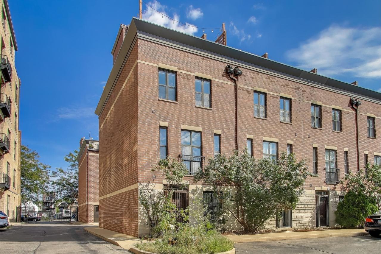 1816 N Spaulding Ave. #8, Chicago, IL 60647