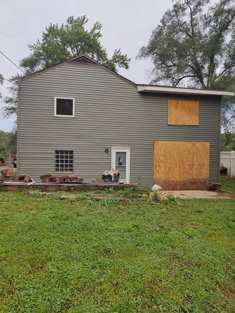 1030 West Dr., South Elgin, IL 60177